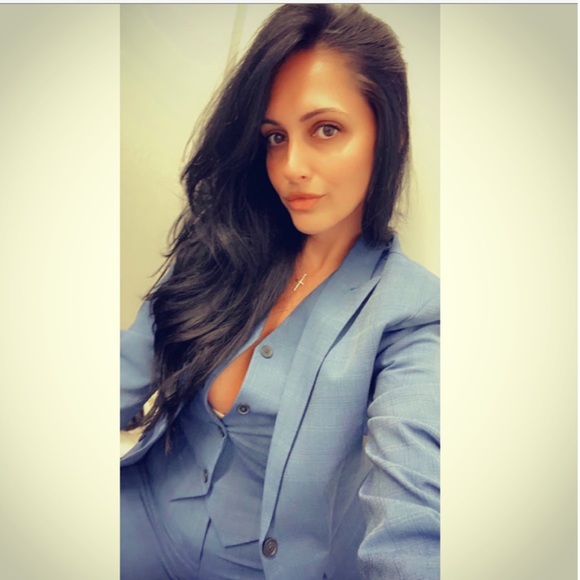 Meet your Posher, Francesca - Picture 2 of 2